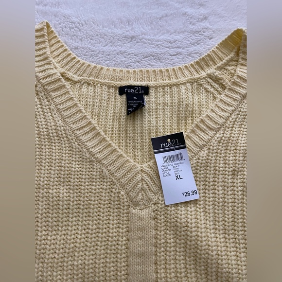 Yellow cropped sweater - Picture 2 of 3